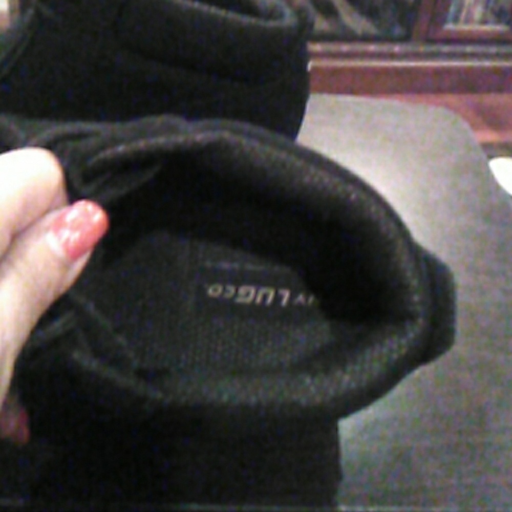 Shoes - Picture 5 of 7